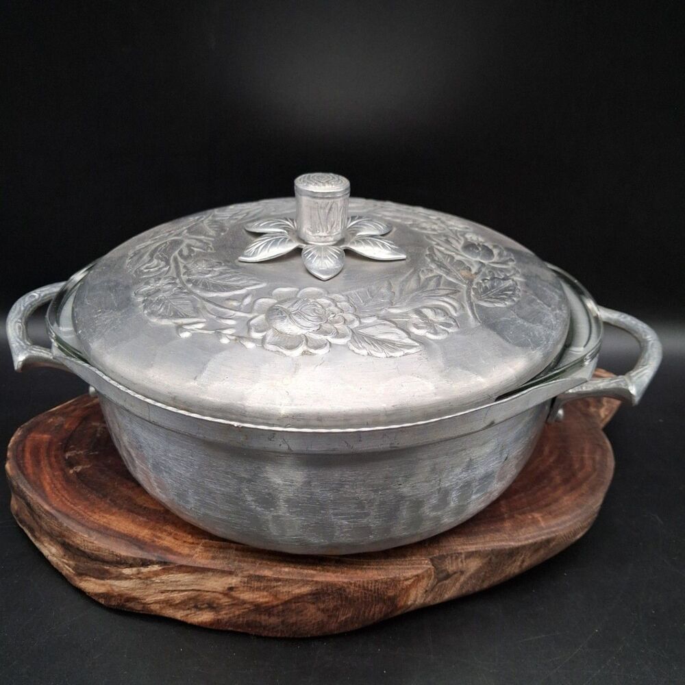 Vintage Everlast Forged Aluminum Casserole Carrier Pyrex 023 Rose Lid 1.5Qt